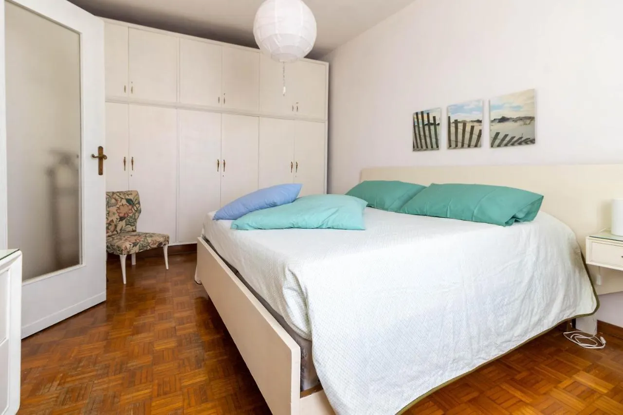 Apartament La Chicca Sui Tetti Desenzano del Garda 0*,  Włochy