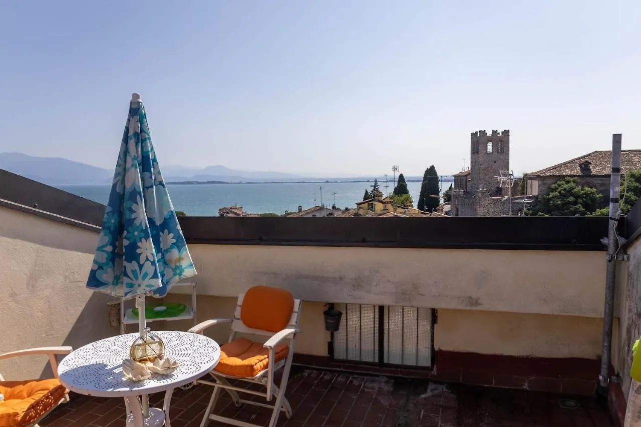 Apartament La Chicca Sui Tetti Desenzano del Garda