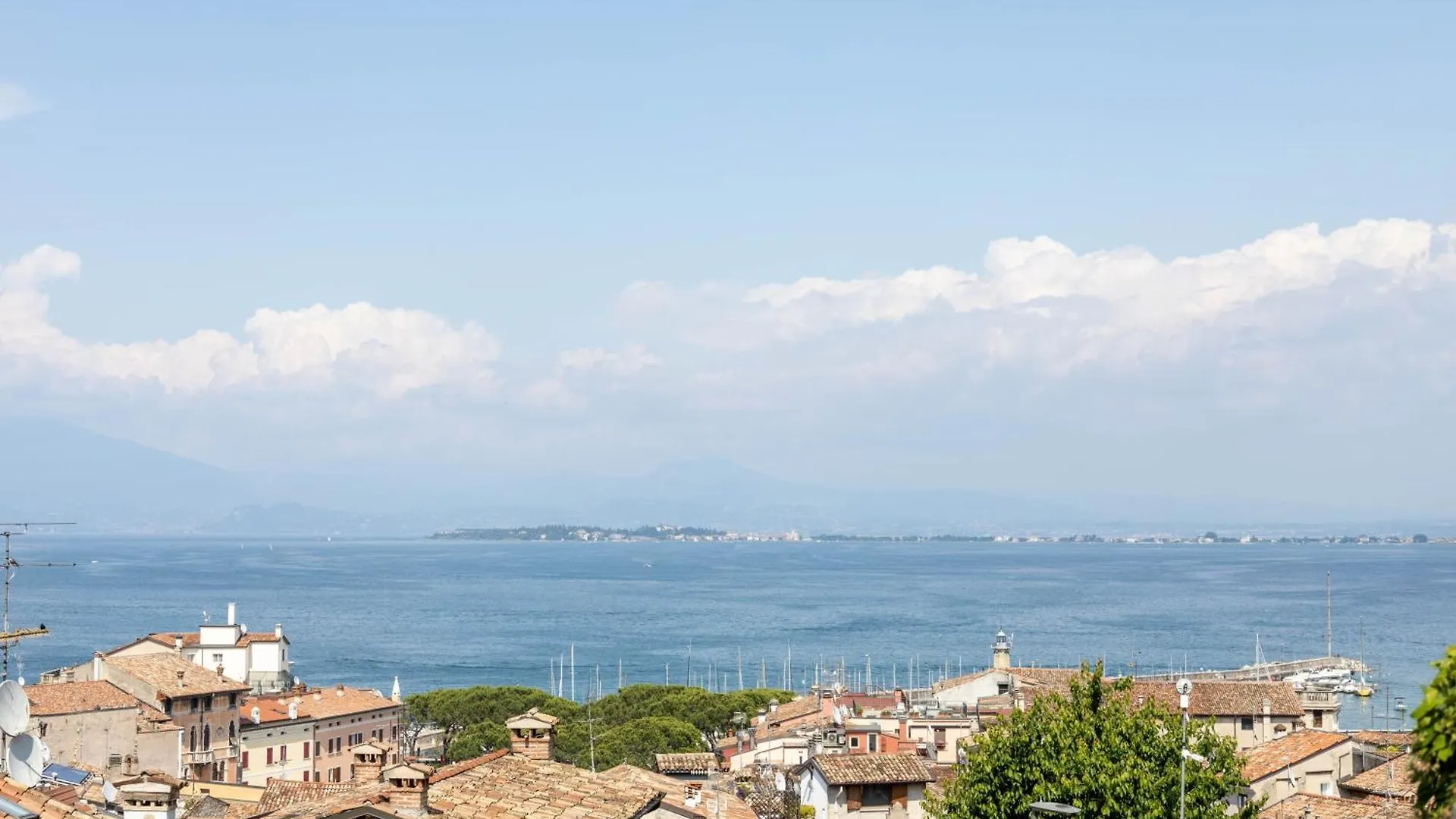 Apartament La Chicca Sui Tetti Desenzano del Garda