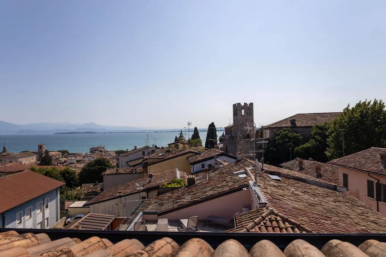 La Chicca Sui Tetti Daire Desenzano del Garda İtalya