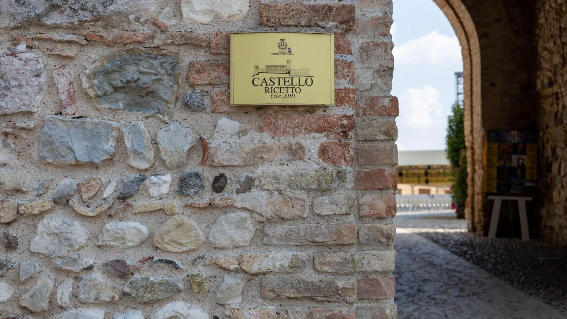 La Chicca Sui Tetti Daire Desenzano del Garda 0*,  İtalya